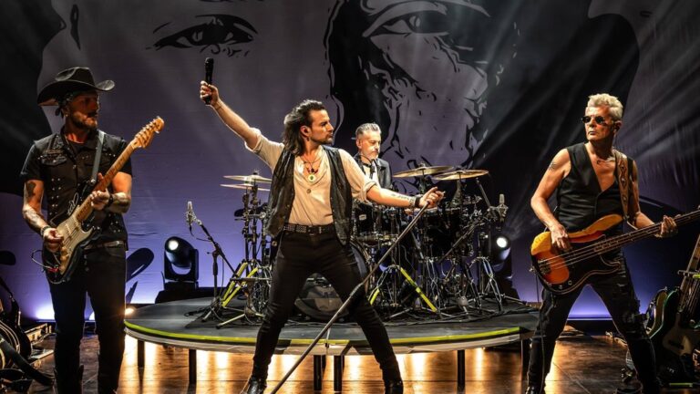 U2 – 50 jaar show in Theater de Willem — muziek in Papendrecht